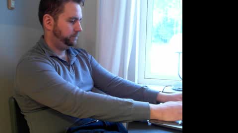 Snapshot of leofromsweden chatting on 02-21-25, 07:23 Leofromsweden online show from 02-21-25, 07:23