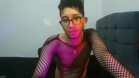 Snapshot of leoh_hades chatting on 09-30-25, 02:38 Leoh online show from 09-30-25, 02:38