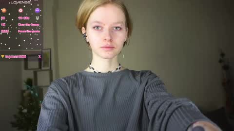 Hello Im Roxy Im just starting my journey here so lets get acquainted online show from 04-07-26, 07:03