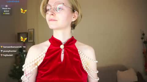 Hello Im Roxy Im just starting my journey here so lets get acquainted online show from 04-19-26, 07:16