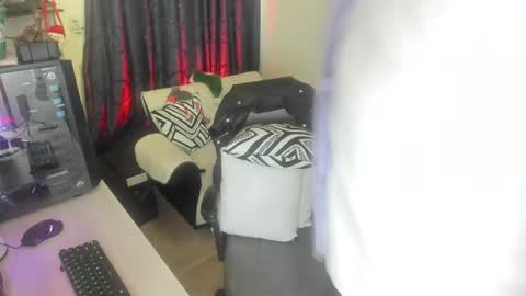 Leon online show from 12-28-24, 06:40