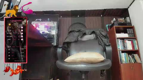 Leon online show from 10-02-25, 02:46