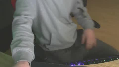 Snapshot of leon_97 chatting on 12-29-24, 12:20 Lele 97 online show from 12-29-24, 12:20