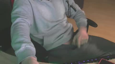 Snapshot of leon_97 chatting on 01-11-25, 12:44 Lele 97 online show from 01-11-25, 12:44