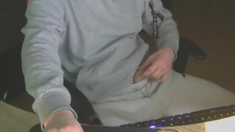 Snapshot of leon_97 chatting on 02-02-25, 03:49 Lele 97 online show from 02-02-25, 03:49