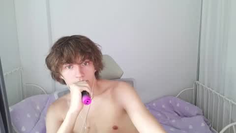 Leon online show from 06-08-26, 12:47