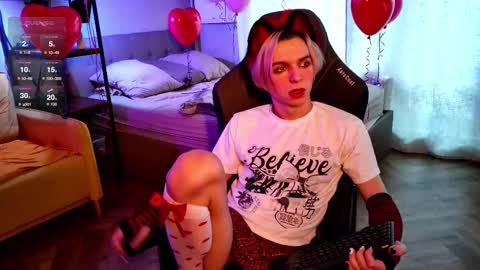 Snapshot of leon_yuugen chatting on 02-15-25, 08:11 Leon online show from 02-15-25, 08:11