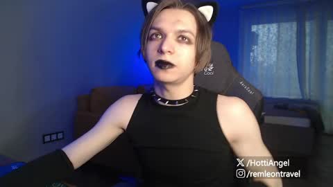 Leon online show from 04-02-26, 01:53