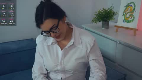 Mia online show from 10-29-25, 08:27