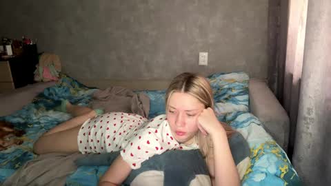Snapshot of leonegoodnough chatting on 05-15-26, 06:31 Eva online show from 05-15-26, 06:31