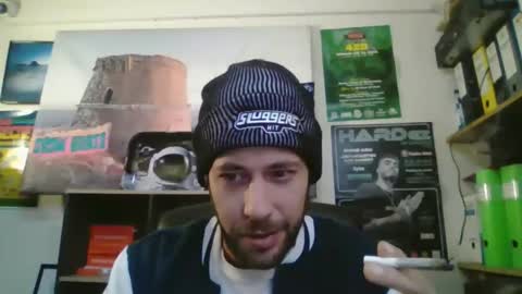 Snapshot of leonidascum chatting on 12-22-25, 01:08 leonidascum online show from 12-22-25, 01:08