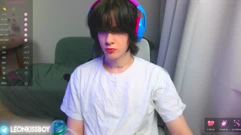 leonkissboy online show from 04-05-26, 09:01