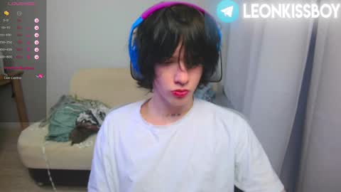leonkissboy online show from 04-10-26, 12:49