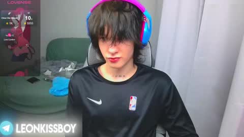 leonkissboy online show from 04-16-26, 01:34