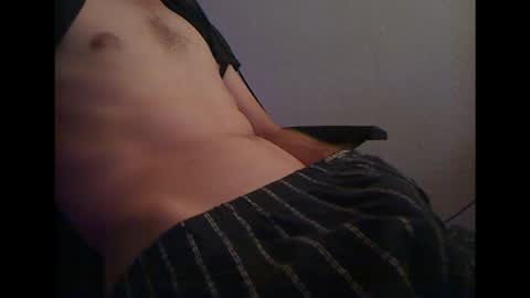 Snapshot of leonmx93 chatting on 08-06-26, 05:48 leonmx online show from 08-06-26, 05:48