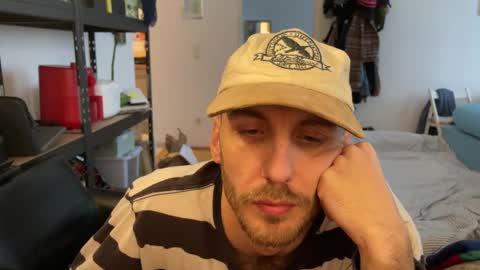 Leon online show from 12-14-25, 11:04