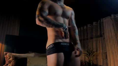 Snapshot of leosalvatore_ chatting on 02-25-25, 05:41 Leo Salvatore online show from 02-25-25, 05:41