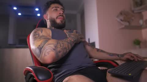 Snapshot of leosalvatore_ chatting on 10-27-25, 11:31 Leo Salvatore online show from 10-27-25, 11:31