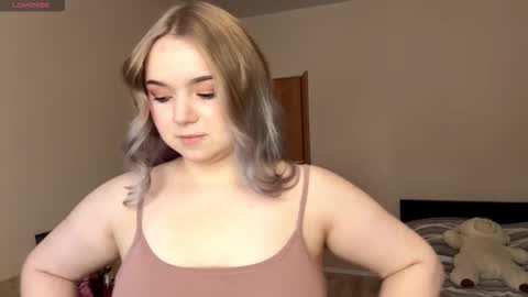 Hello everyone Im Lora Its my first day Were going to have fun together online show from 02-04-26, 06:08