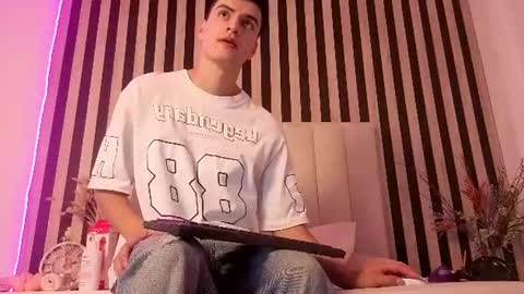 leotease online show from 06-14-26, 04:31