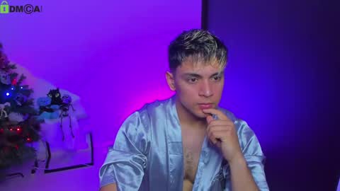 Snapshot of leotomodachi chatting on 12-21-24, 03:25 Erosmoncheri online show from 12-21-24, 03:25