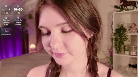 Nicole Moore online show from 04-21-26, 04:01