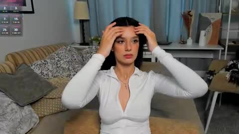 Bella online show from 11-13-25, 09:08