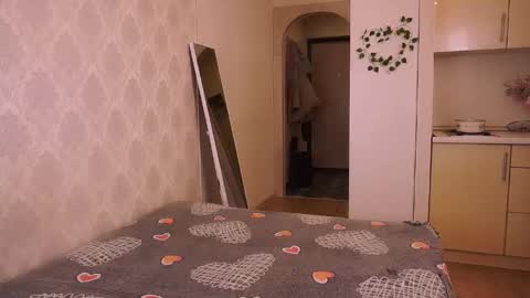 Lesley online show from 11-30-25, 12:31