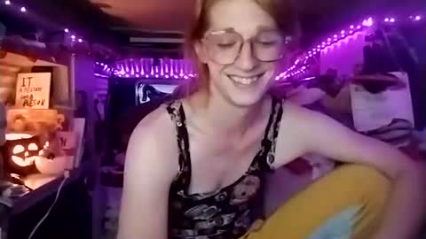 LesleyGumGrass- The Boring Trans girl online show from 10-20-25, 10:10