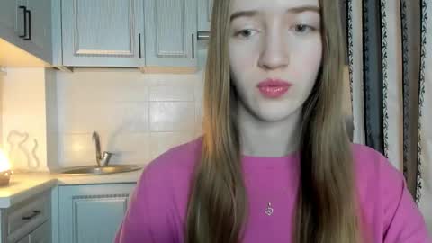  LESLIE   online show from 11-21-25, 02:10