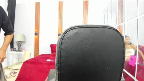 L E S L E Y  AND  D R A K O online show from 03-06-25, 10:15