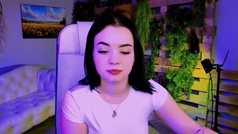 LeslieRowe online show from 10-24-25, 05:20