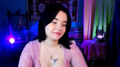 LeslieRowe online show from 11-21-25, 01:21