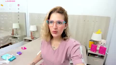 Lesly Santodomingo online show from 07-26-26, 11:39