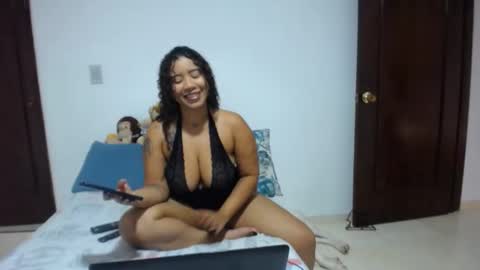 Snapshot of leslycarsson chatting on 01-20-25, 05:59 lesly online show from 01-20-25, 05:59