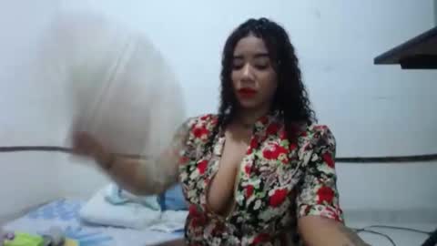 Snapshot of leslycarsson chatting on 02-02-25, 02:48 lesly online show from 02-02-25, 02:48