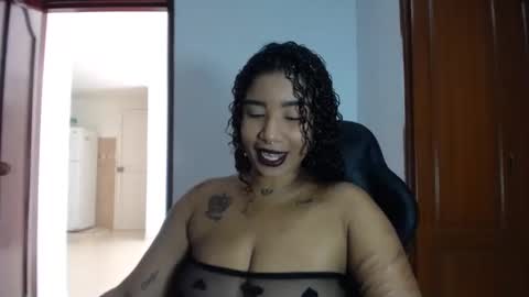Snapshot of leslycarsson chatting on 02-19-25, 07:48 lesly online show from 02-19-25, 07:48