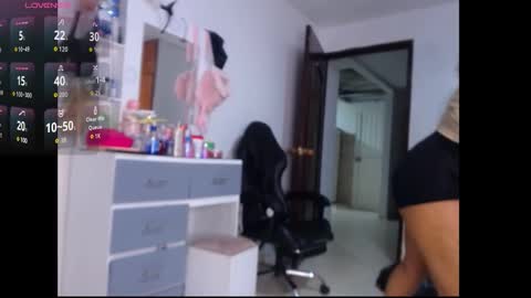 Snapshot of leslycarsson chatting on 09-28-25, 01:33 lesly online show from 09-28-25, 01:33