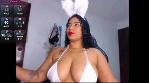 Snapshot of leslycarsson chatting on 10-12-25, 02:21 lesly online show from 10-12-25, 02:21