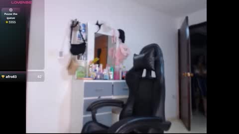Snapshot of leslycarsson chatting on 10-18-25, 01:08 lesly online show from 10-18-25, 01:08