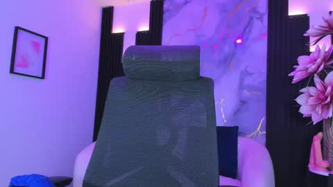 Lesly  online show from 09-30-25, 03:44