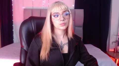 Less  online show from 02-09-25, 11:14