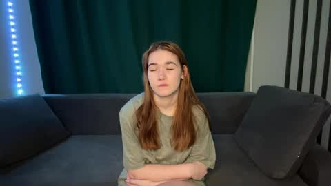Snapshot of lessiemccoyle chatting on 06-02-26, 04:31 Hello my love Im Val online show from 06-02-26, 04:31