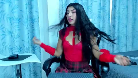 Snapshot of lessly_kittyn chatting on 10-11-25, 06:50 lessly online show from 10-11-25, 06:50