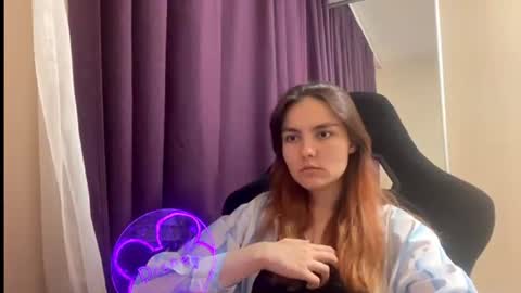 Snapshot of letitiabelile chatting on 07-24-26, 06:17 Milena online show from 07-24-26, 06:17