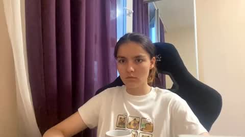 Snapshot of letitiabelile chatting on 07-28-26, 04:27 Milena online show from 07-28-26, 04:27
