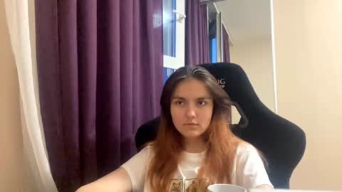 Snapshot of letitiabelile chatting on 07-28-26, 04:39 Milena online show from 07-28-26, 04:39