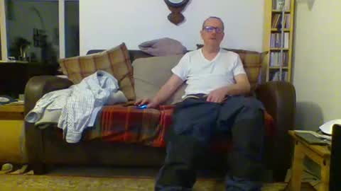 Snapshot of letmestrip chatting on 02-10-25, 12:19 paul online show from 02-10-25, 12:19