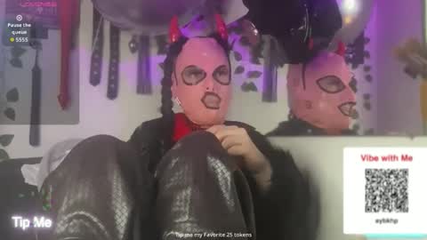 Julian Mask online show from 11-28-25, 02:25