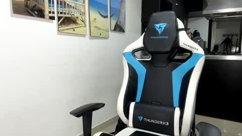 Snapshot of levelingg chatting on 01-22-25, 03:41 levelingg online show from 01-22-25, 03:41